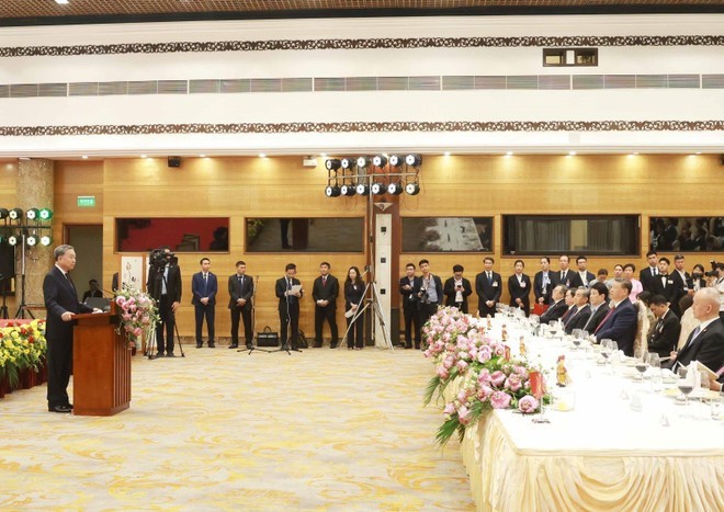 General Secretary of the Communist Party of Vietnam Cenral Committee To Lam delivers a speech at the banquet. (Photo: VNA)