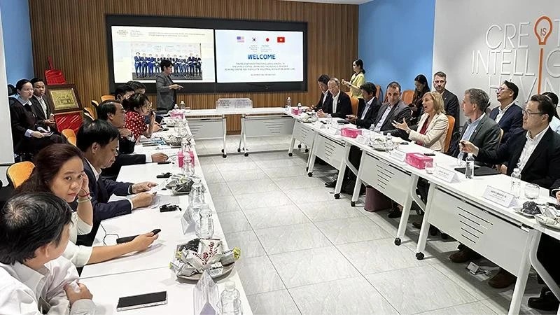 HCM City welcomes representatives from the three countries' Consulates General in Ho Chi Minh City to discuss joint opportunities in science, technology, and innovation-driven growth. (Photo: Nhan dan)