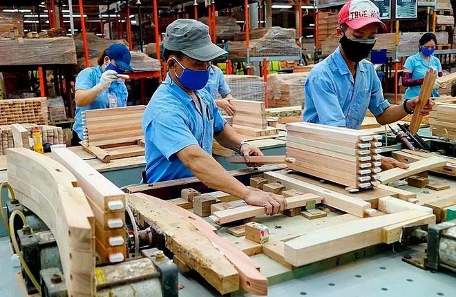 According to the Ministry of Agriculture and Environment, the export value of wood and wood products in March 2025 was estimated at 1.5 billion USD, bringing the total figure for the first quarter to 3.95 billion USD. (Photo; congthuong.vn)