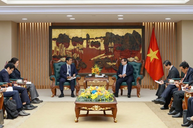 PM Pham Minh Chinh receives Japanese Ambassador to Vietnam Ito Naoki. (Photo: VNA)