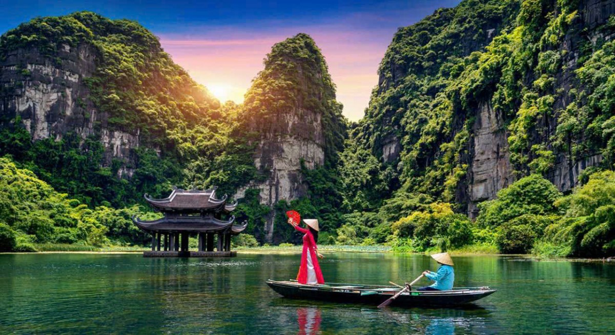 Trang An: A Heritage Destination Trang An: A Heritage Destination