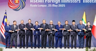 Viet Nam calls on ASEAN to give top priority to community building