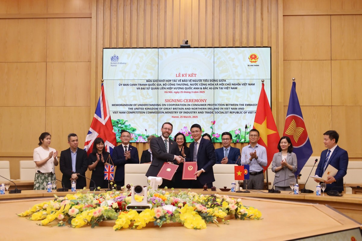 Signing ceremony of the Memorandum of Understanding on consumer protection between the National Competition Commission and the Embassy of the United Kingdom of Great Britain and Northern Ireland.