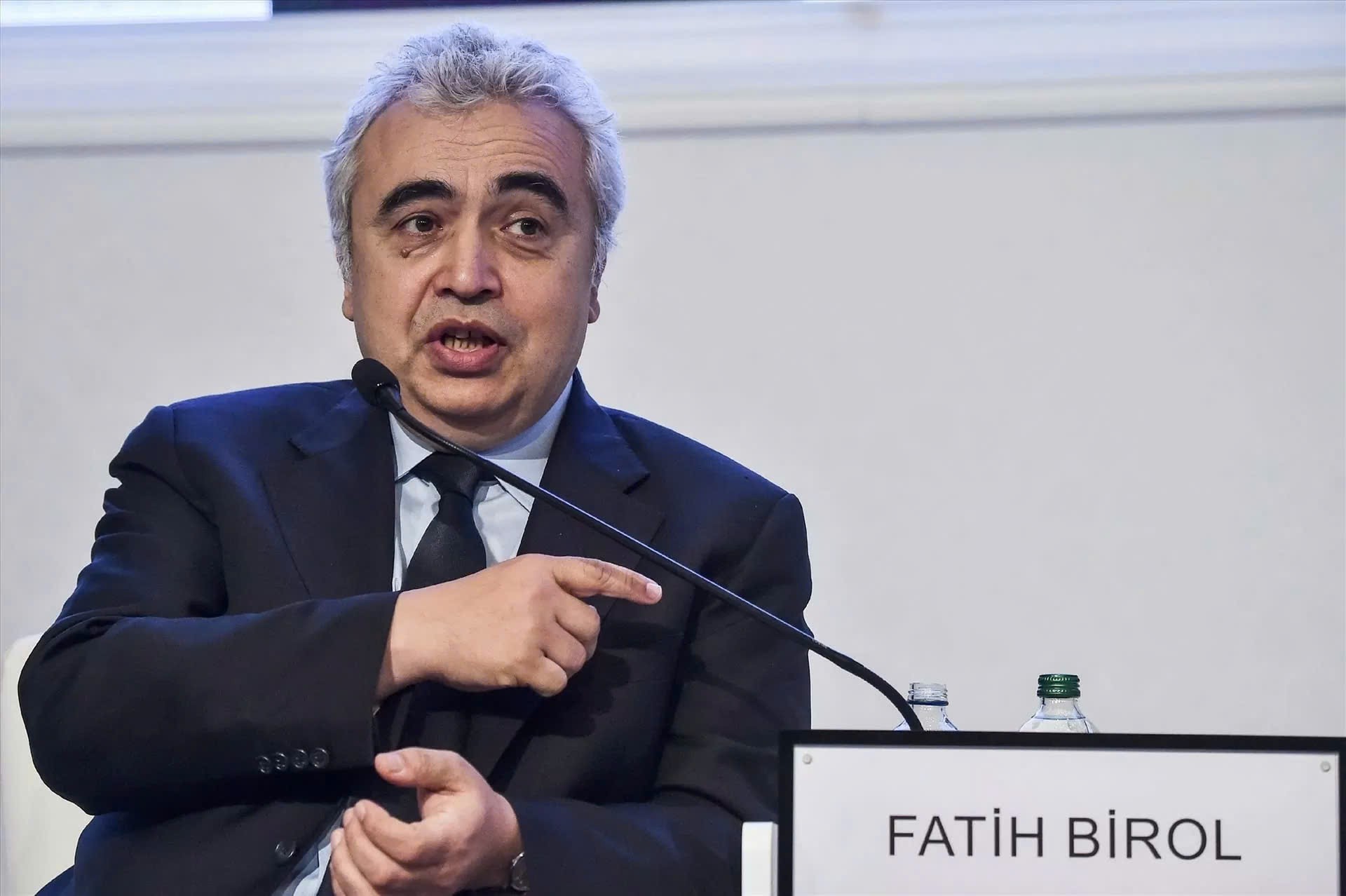 One of Fatih Birol’s most significant contributions is the “Net Zero by 2050” report, published in 2021.