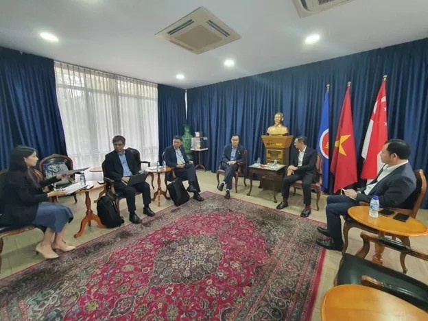 The Vietnam Trade Office in Singapore had a working session with the delegation of the Singapore Food Agency (SFA).