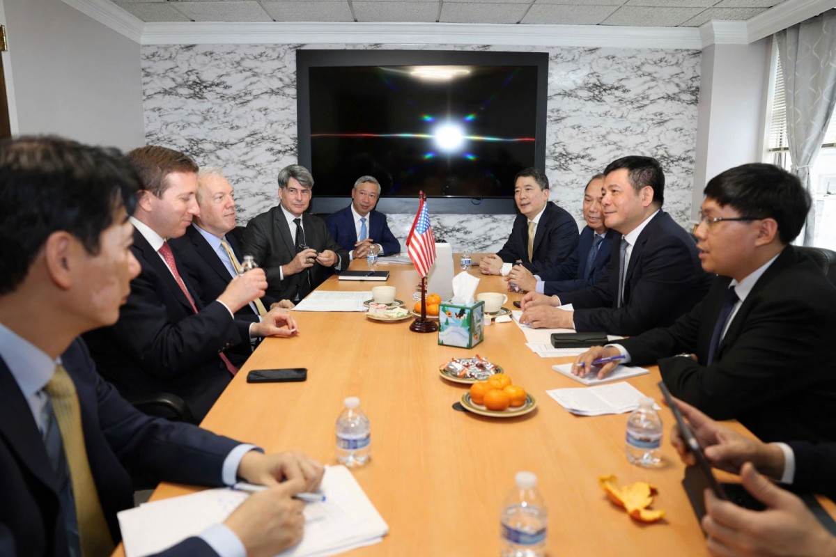 Working session between Minister Nguyen Hong Dien - Head of the Vietnamese delegation and Mr. Jeffrey Pearlman - Chairman of Warburg Pincus Investment Fund and Chairman of the US-ASEAN Business Council (USABC)
