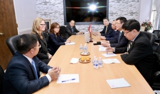 MoIT leader engages with Nike and Walmart to deepen trade cooperation