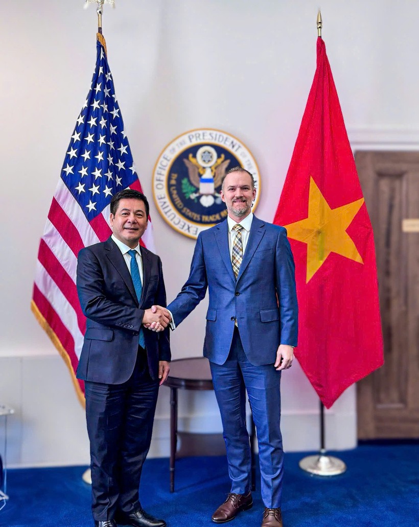 Within the framework of the third round of negotiations, on June 13, Minister Nguyen Hong Dien had a negotiation session with Ambassador Jamieson Greer, Chief of the United States Trade Representative.
