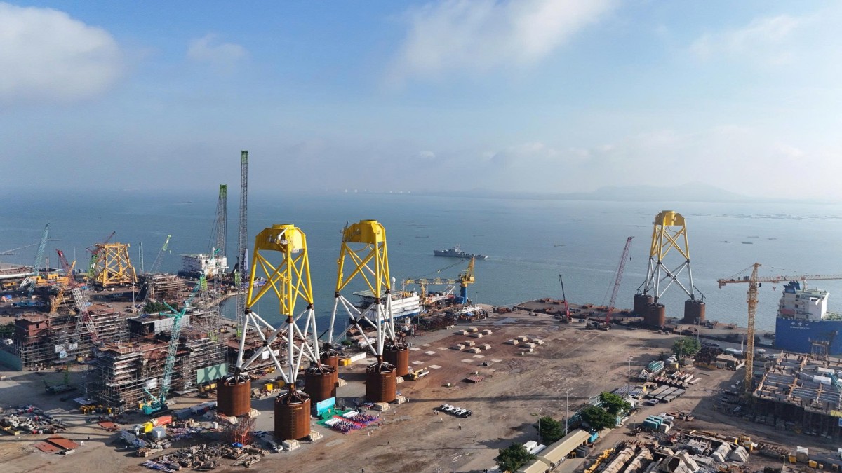 In 2024, Petrovietnam overcame difficulties, exceeded plans by 6-27% and set a new record with total revenue in 2024 exceeding 1 million billion VND for the first time.