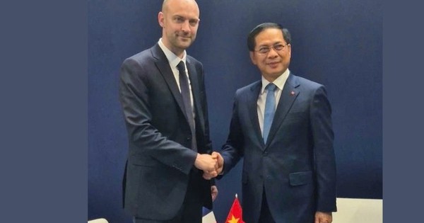 Viet Nam supports French initiatives in non-traditional security challenges