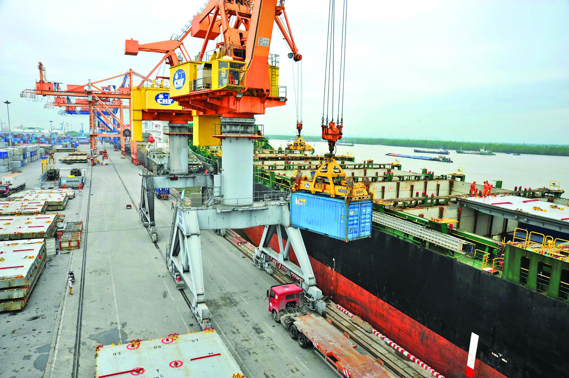 red river delta attracts logistics investment