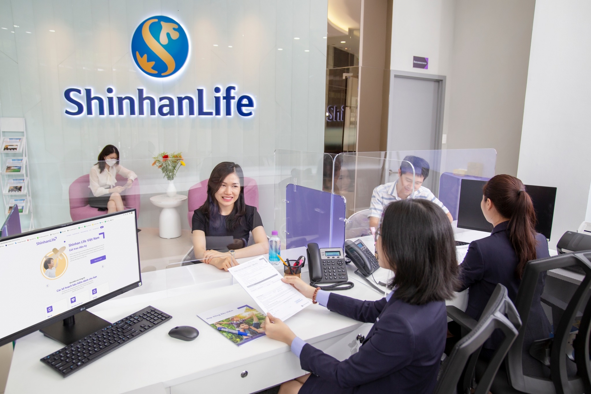 shinhan life vietnam launches cancer insurance product
