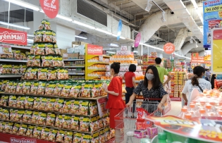 Hanoi firms slash prices to stimulate demand
