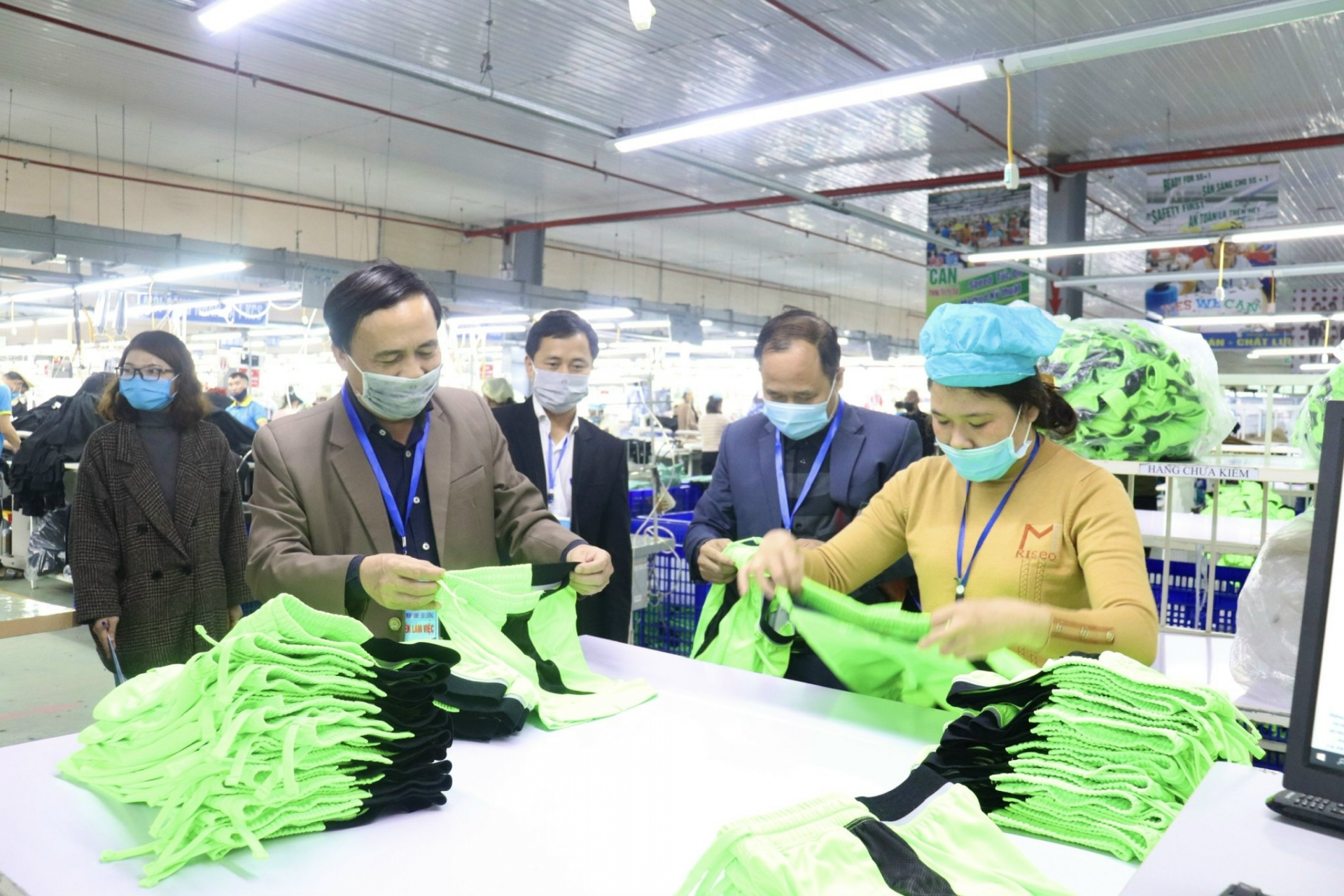 nghe an province increases local content of industrial products
