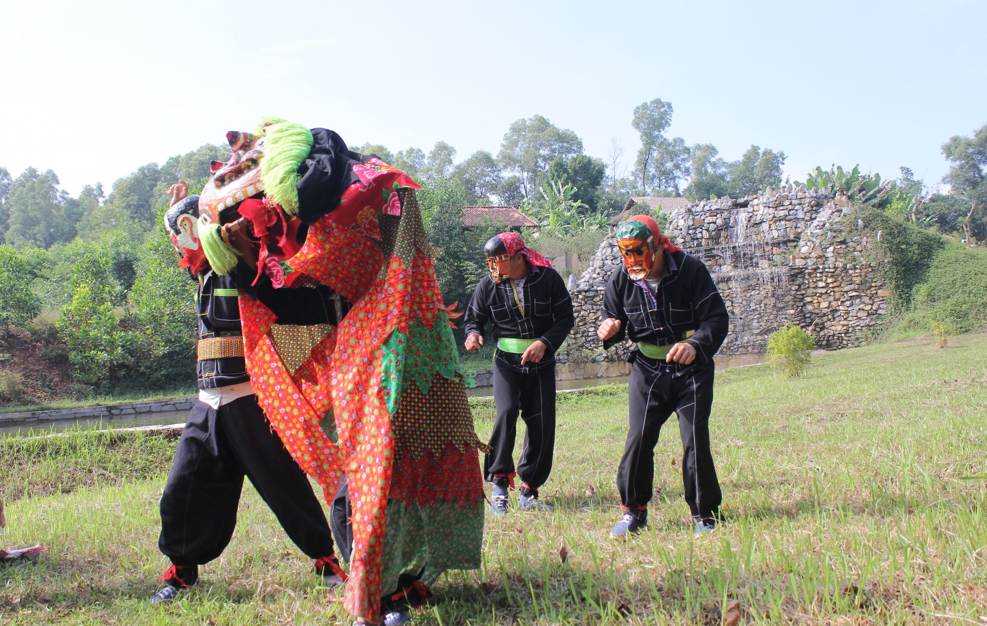 lion cat dance of lang son provinces tay and nung people