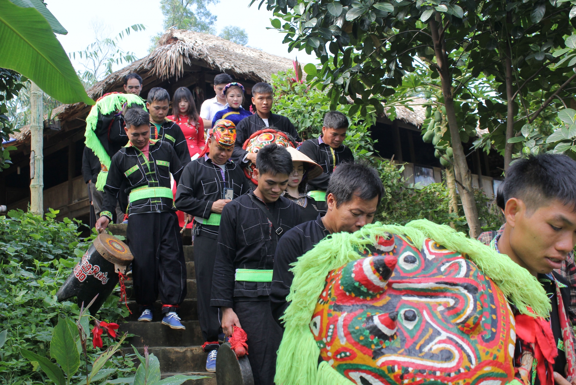 lion cat dance of lang son provinces tay and nung people