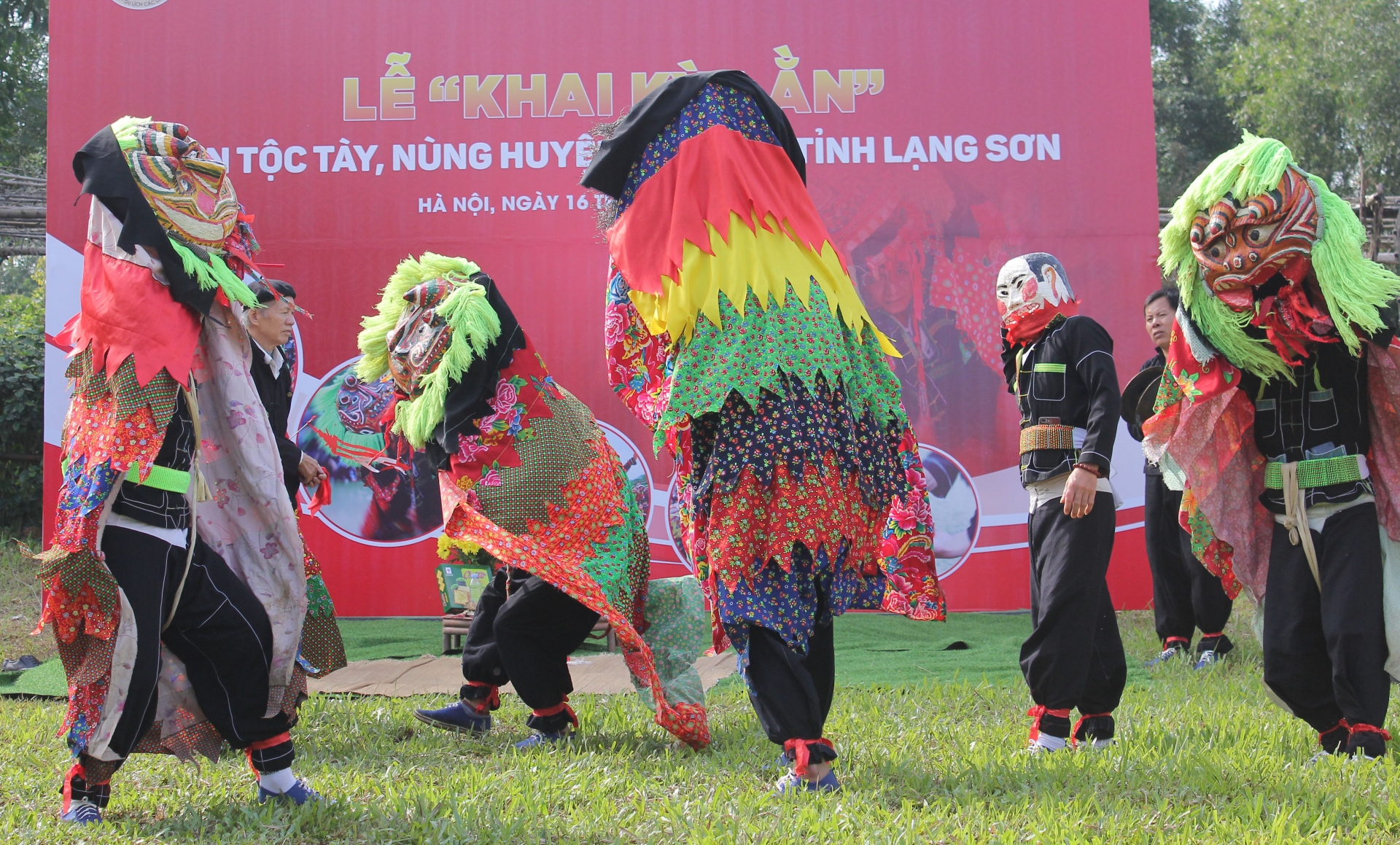 lion cat dance of lang son provinces tay and nung people