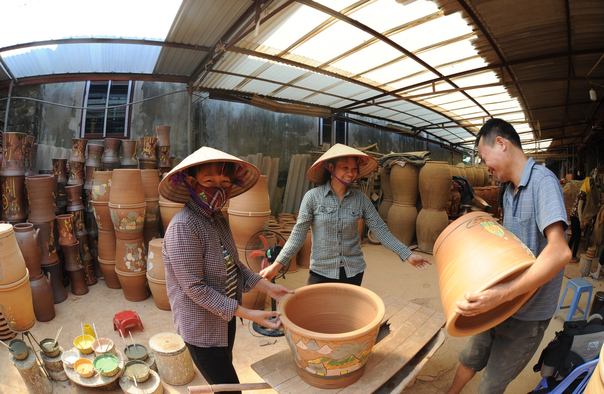 phu lang pottery village