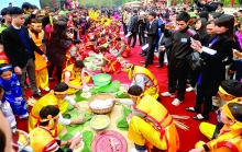 The great banh chung, banh giay bake off