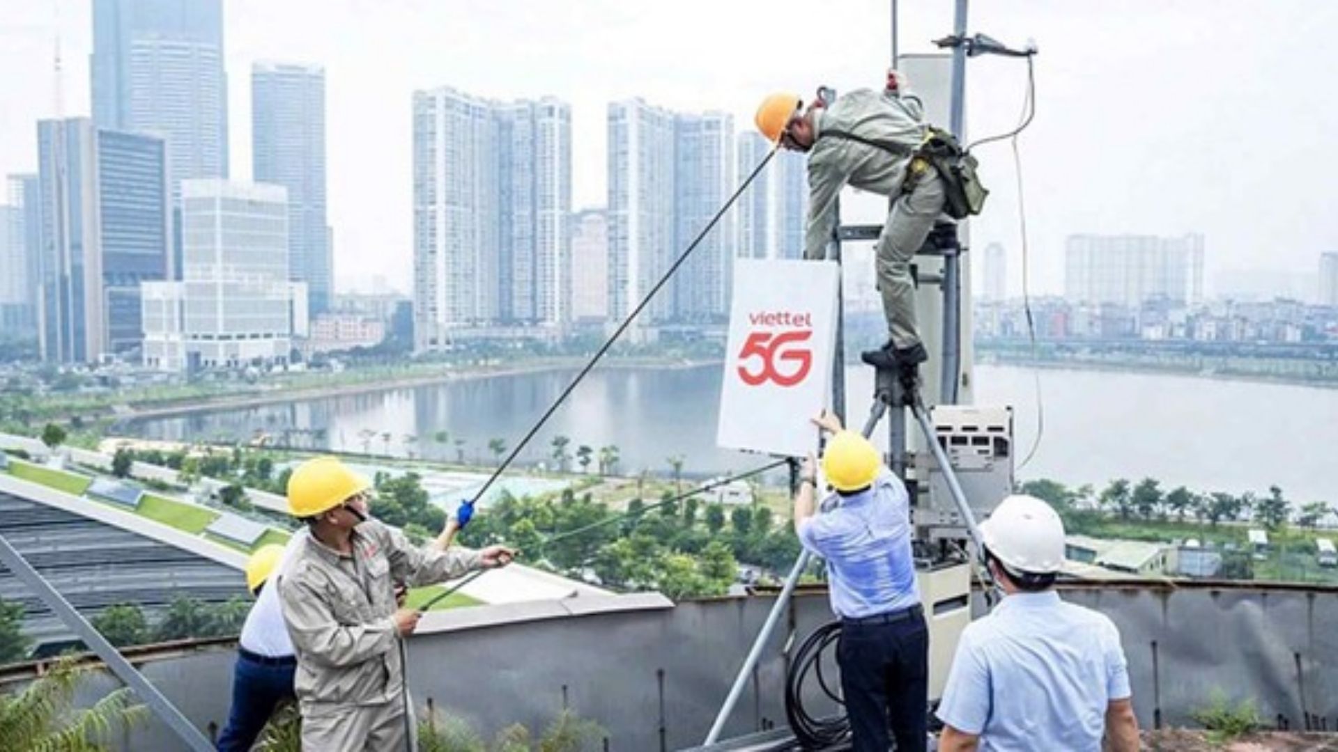 Viet Nam moves up on global internet speed ranking