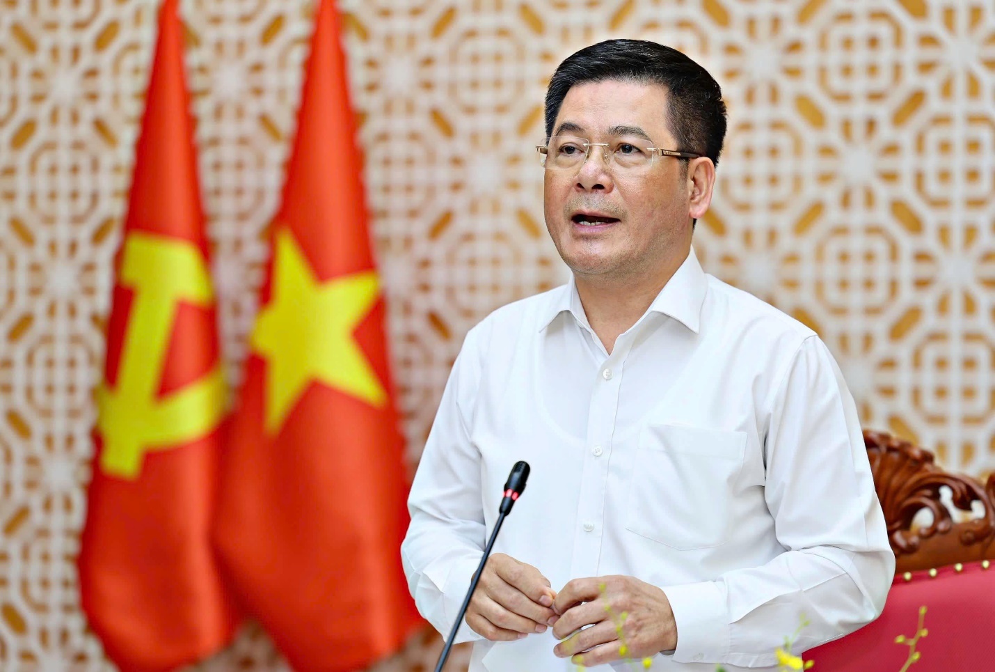 MoIT leader works with Lam Dong Provincial Party Standing Committee