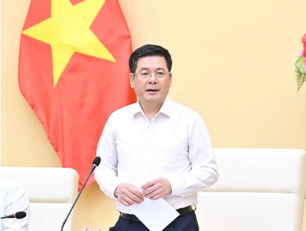 Minister Nguyen Hong Dien meets with Ca Mau Provincial leaders