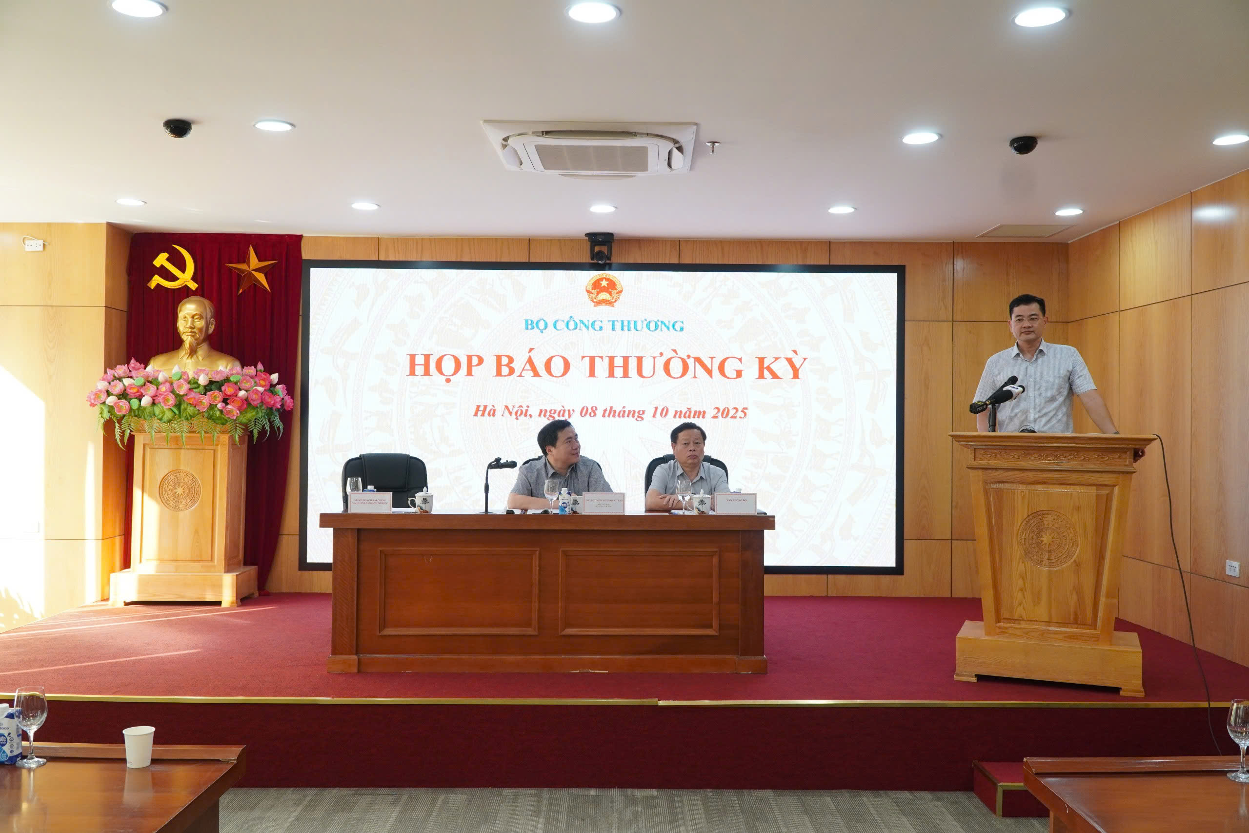 Import-export sector affirms its role as a pillar of economic growth