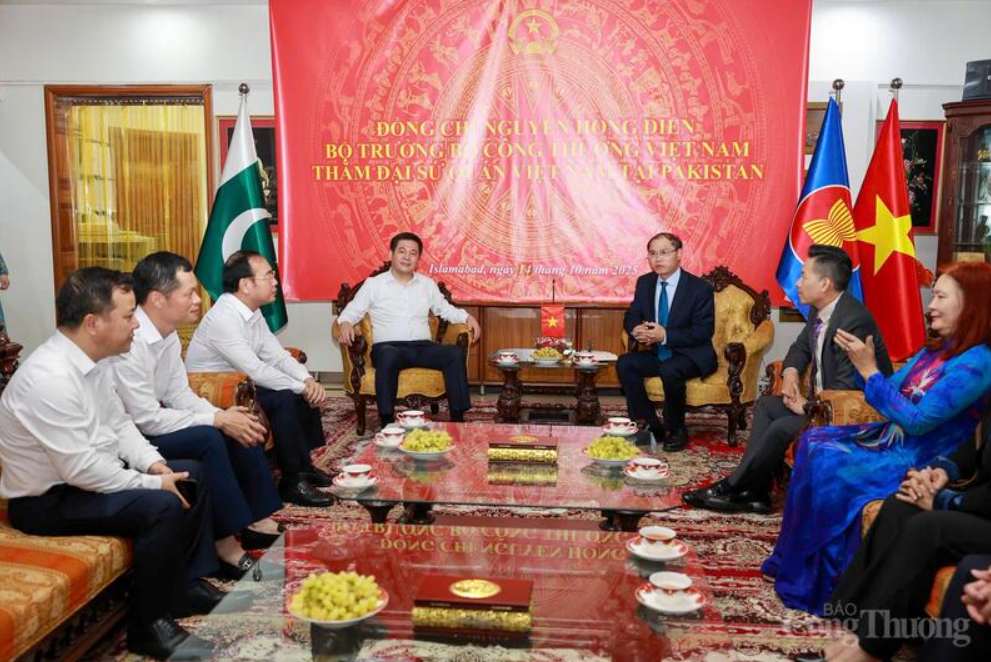 MoIT leader works with Vietnam Embassy in Pakistan