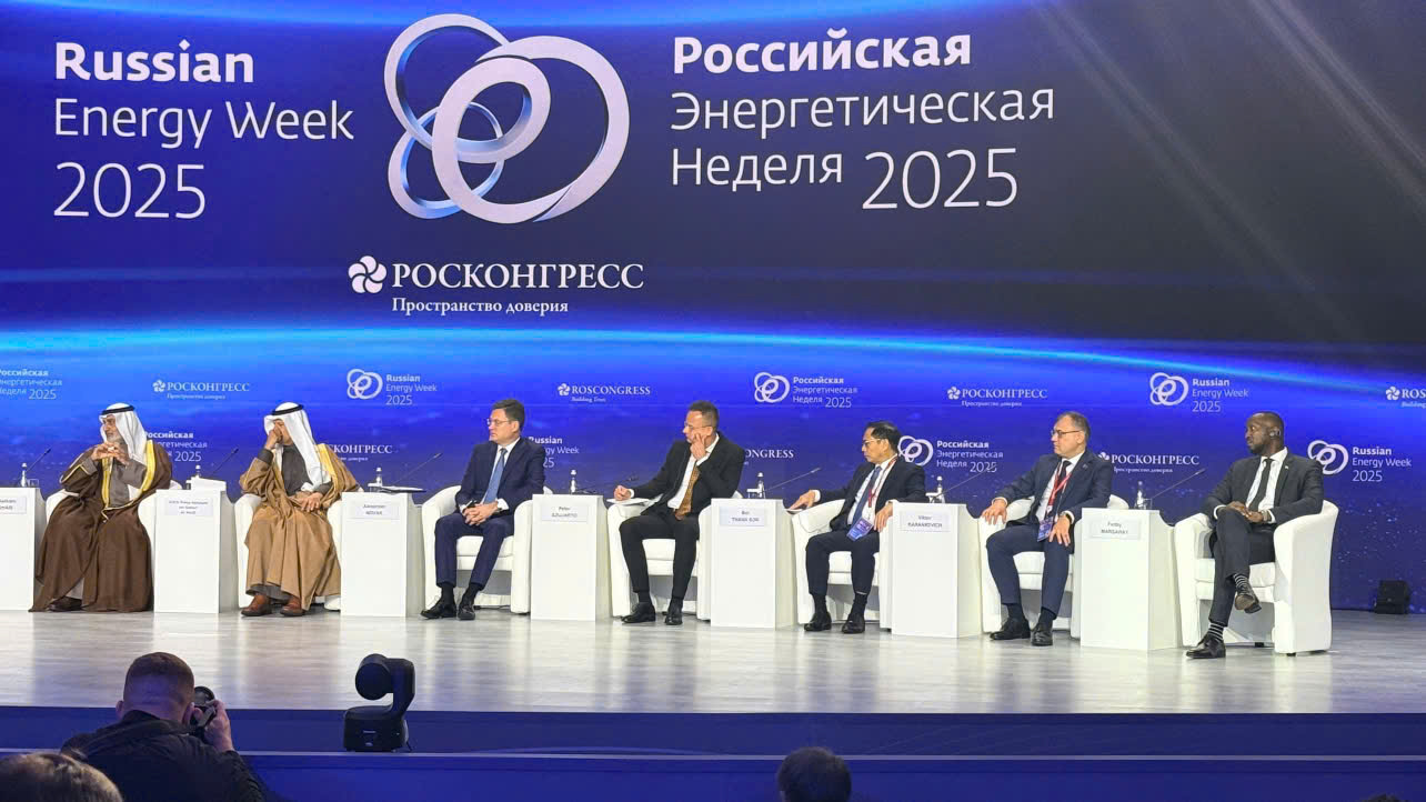 Vietnam strengthens energy cooperation with Russia at Russian Energy Week 2025