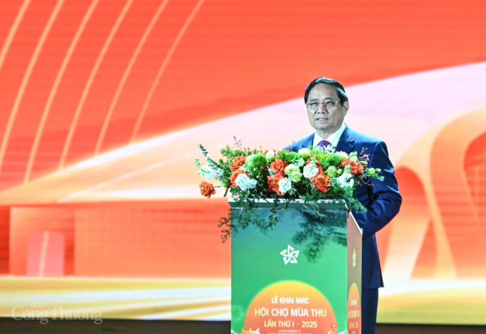 PM Pham Minh Chinh: Vietnam Golden Autumn Fair bridges firms to global markets
