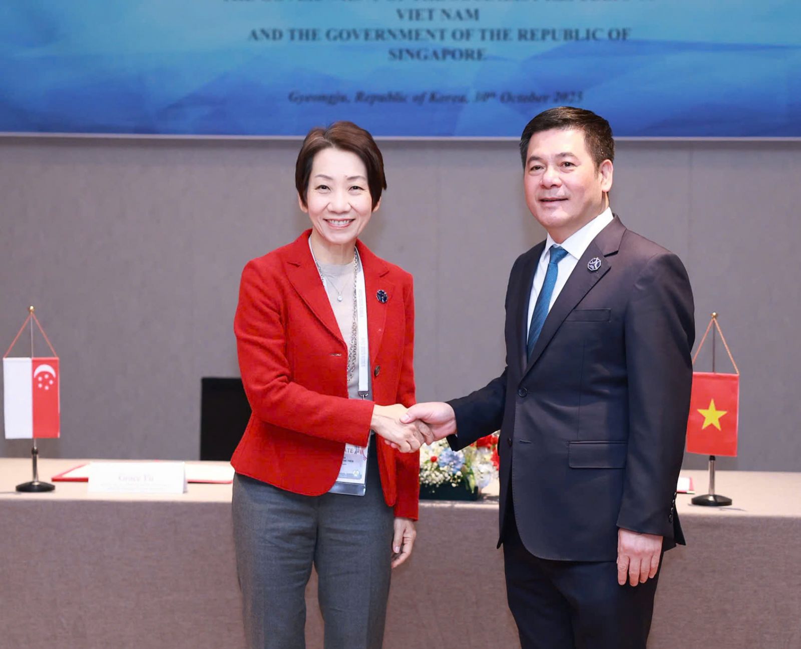 Singapore and Vietnam sign Memorandum of cooperation on rice trade