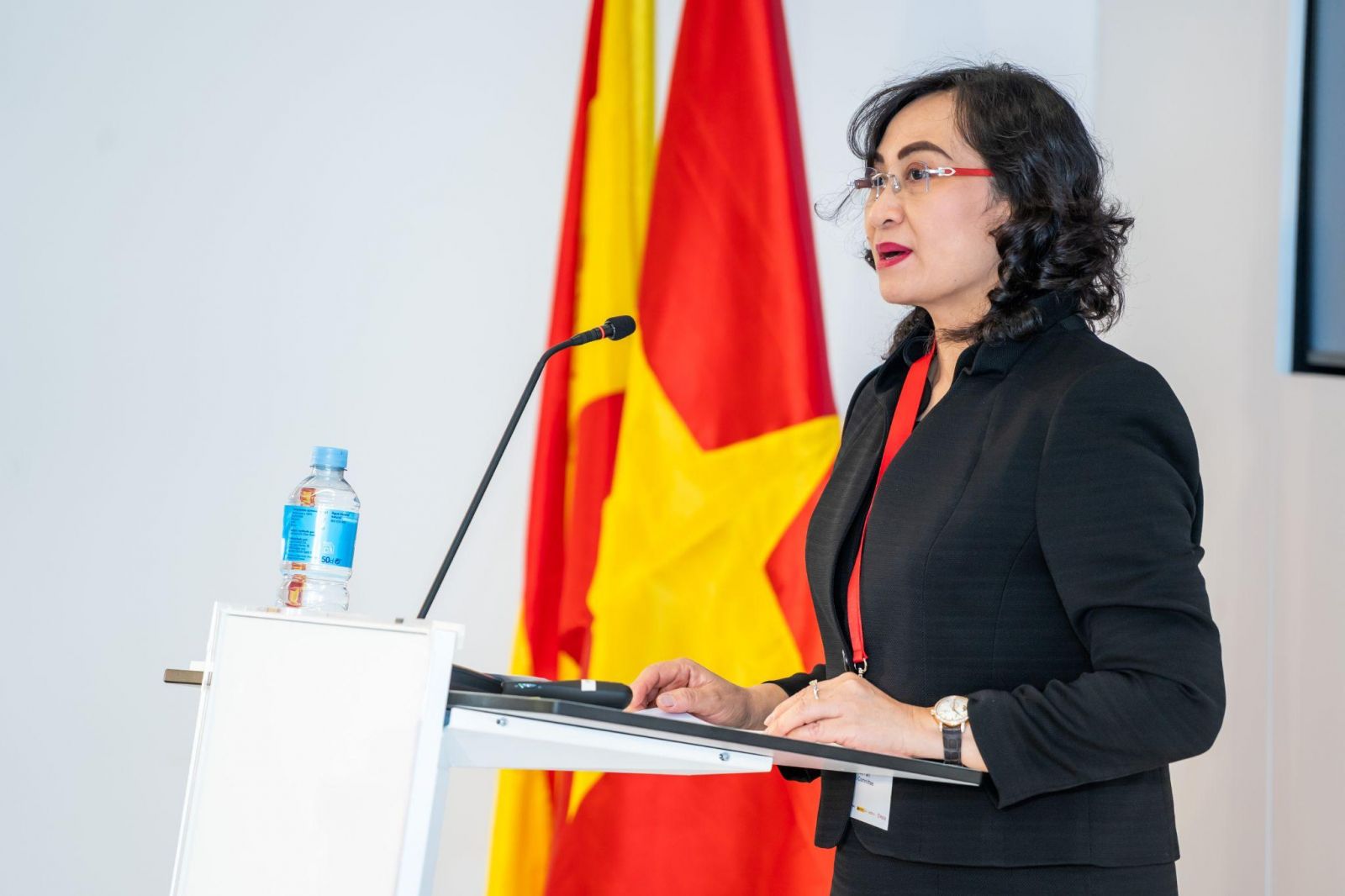 Deputy Minister Phan Thi Thang joins Vietnam - Spain Business Forum in Barcelona
