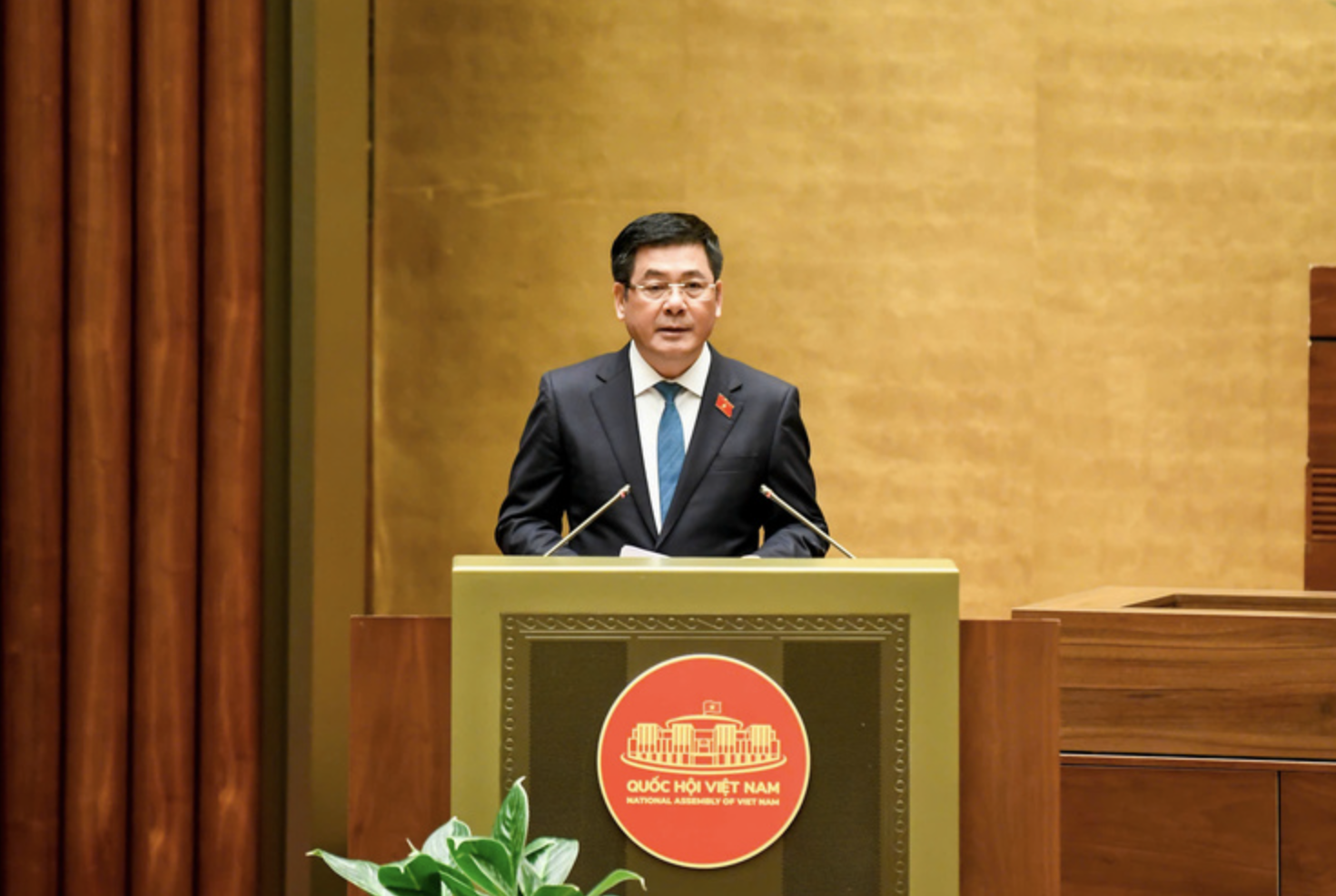 MoIT leader presents the Government’s Submission on the draft Law on E-Commerce