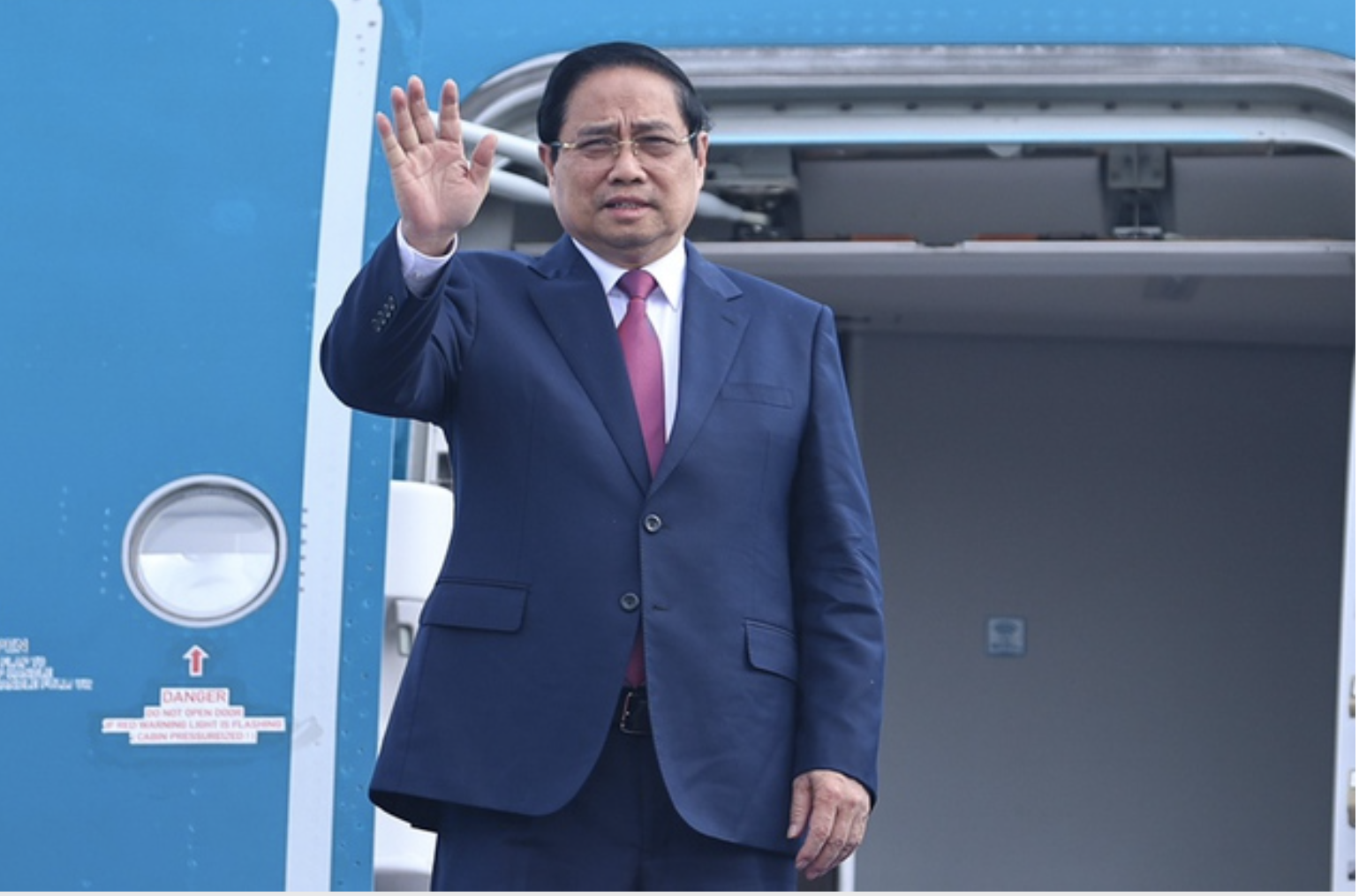 Prime Minister Pham Minh Chinh leaves for two-day Lao visit