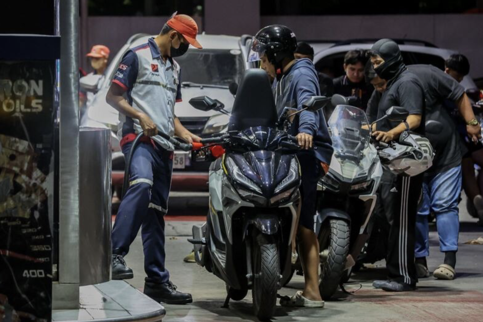 Vietnam holds fuel price line amid global energy shock