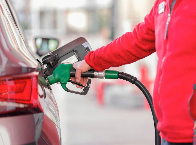 Cutting and simplifying administrative procedures in petroleum sector