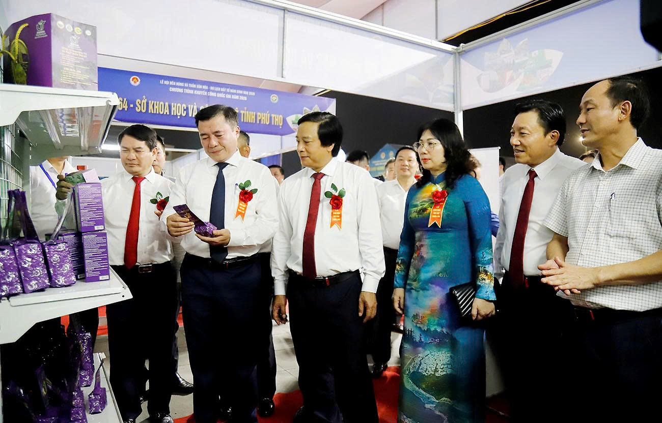 National industrial promotion leaves strong imprint at Hung Vuong Fair 2026