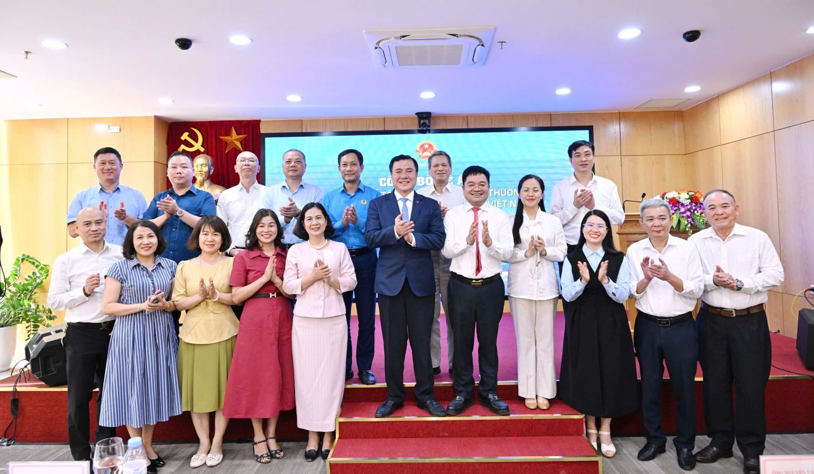 toan-canh-su-kien-16090317_7907f.jpg