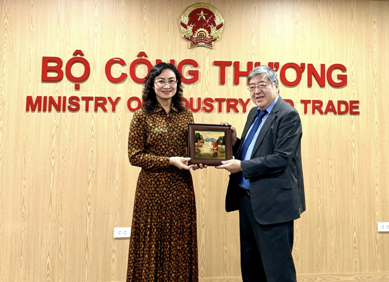 Vietnam, OECD deepen partnership for green trade and industrial transition
