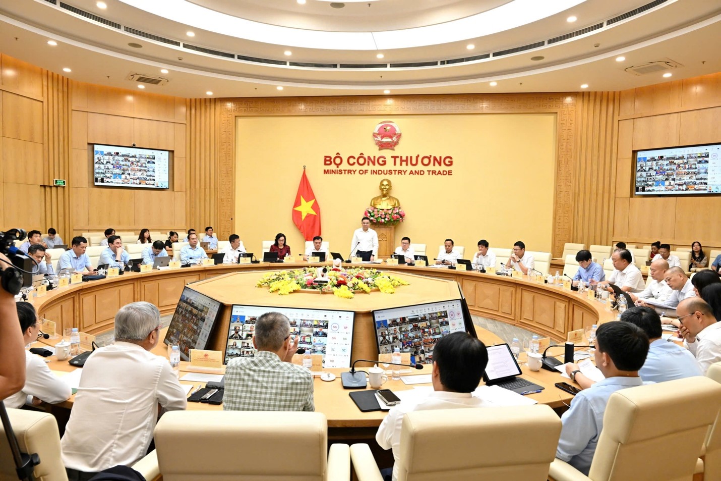 MoIT reviews first-half performance, sets key tasks for second half of 2026