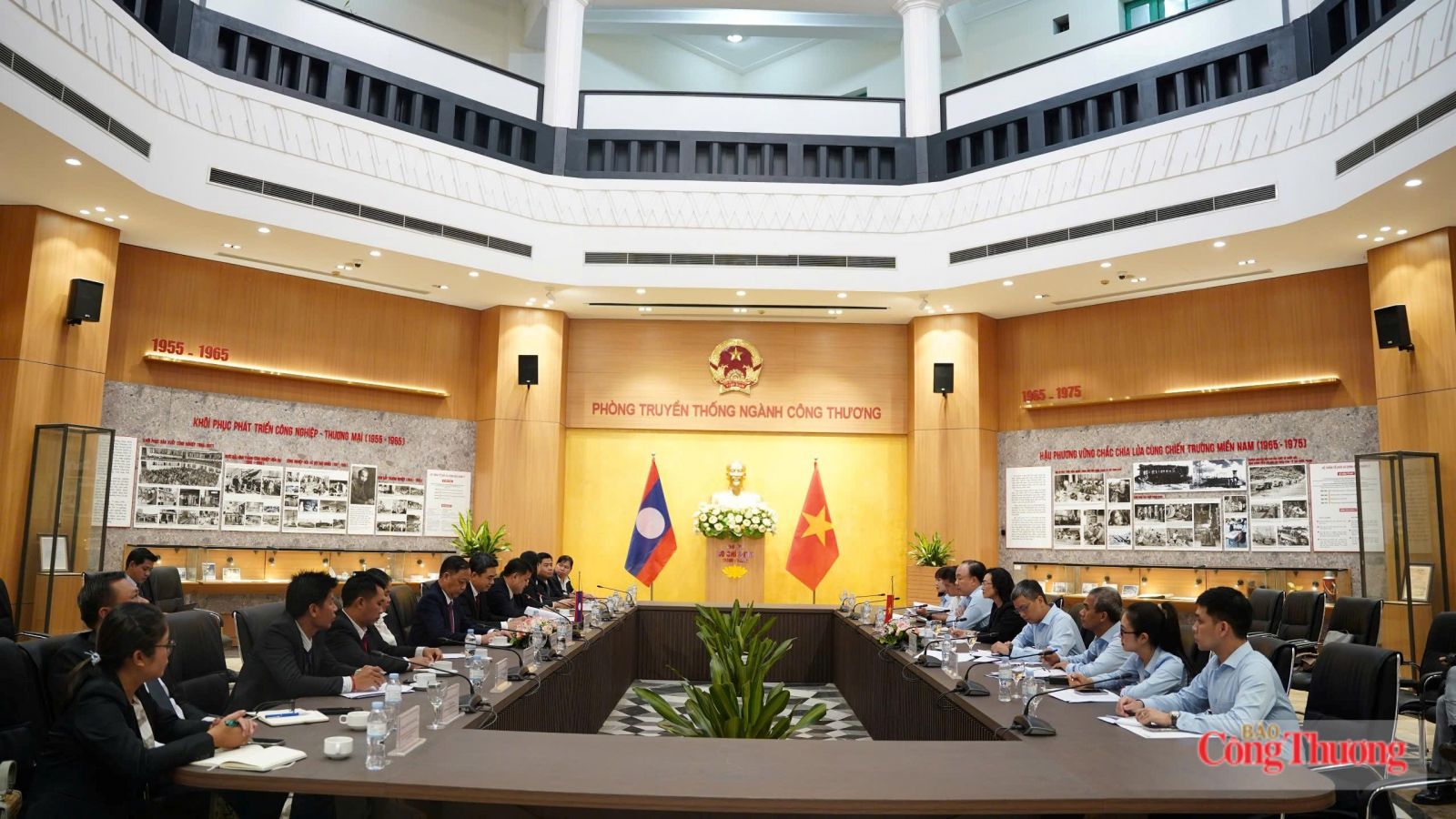 Vietnam, Laos strengthen cooperation on inspection, domestic market management