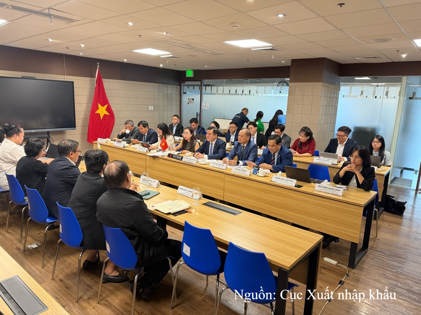 Vietnamese inter-agency delegation works with the Philippines on rice trade
