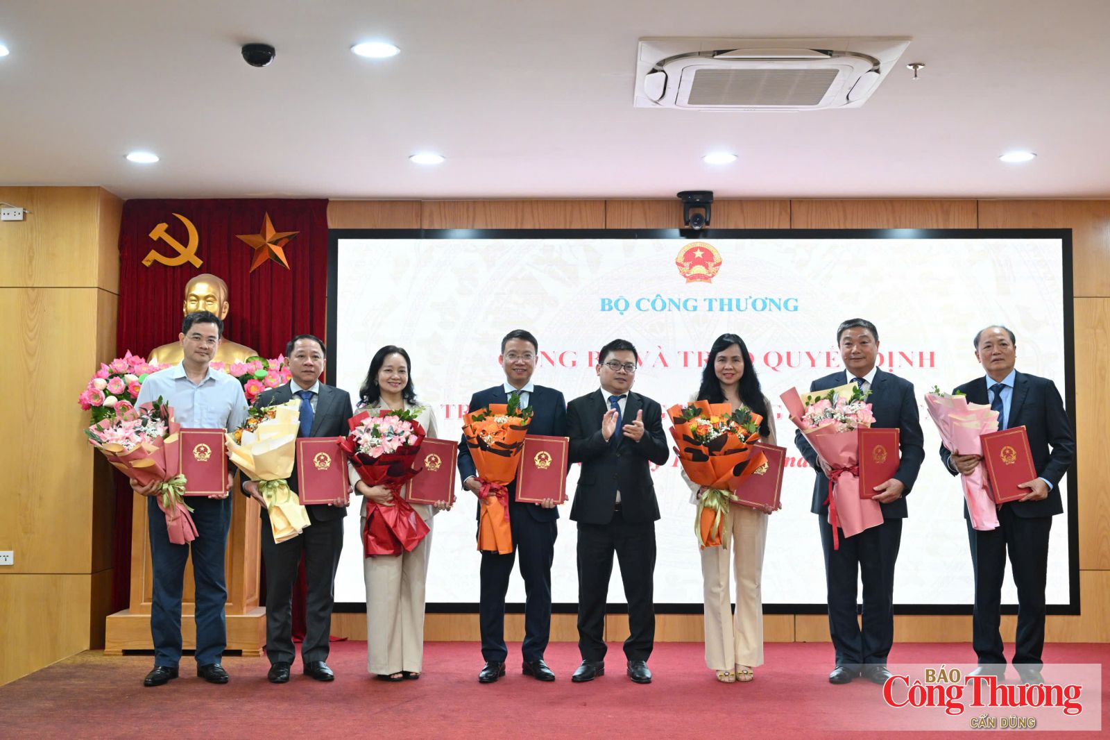 MoIT announces and presents decisions on personnel appointments