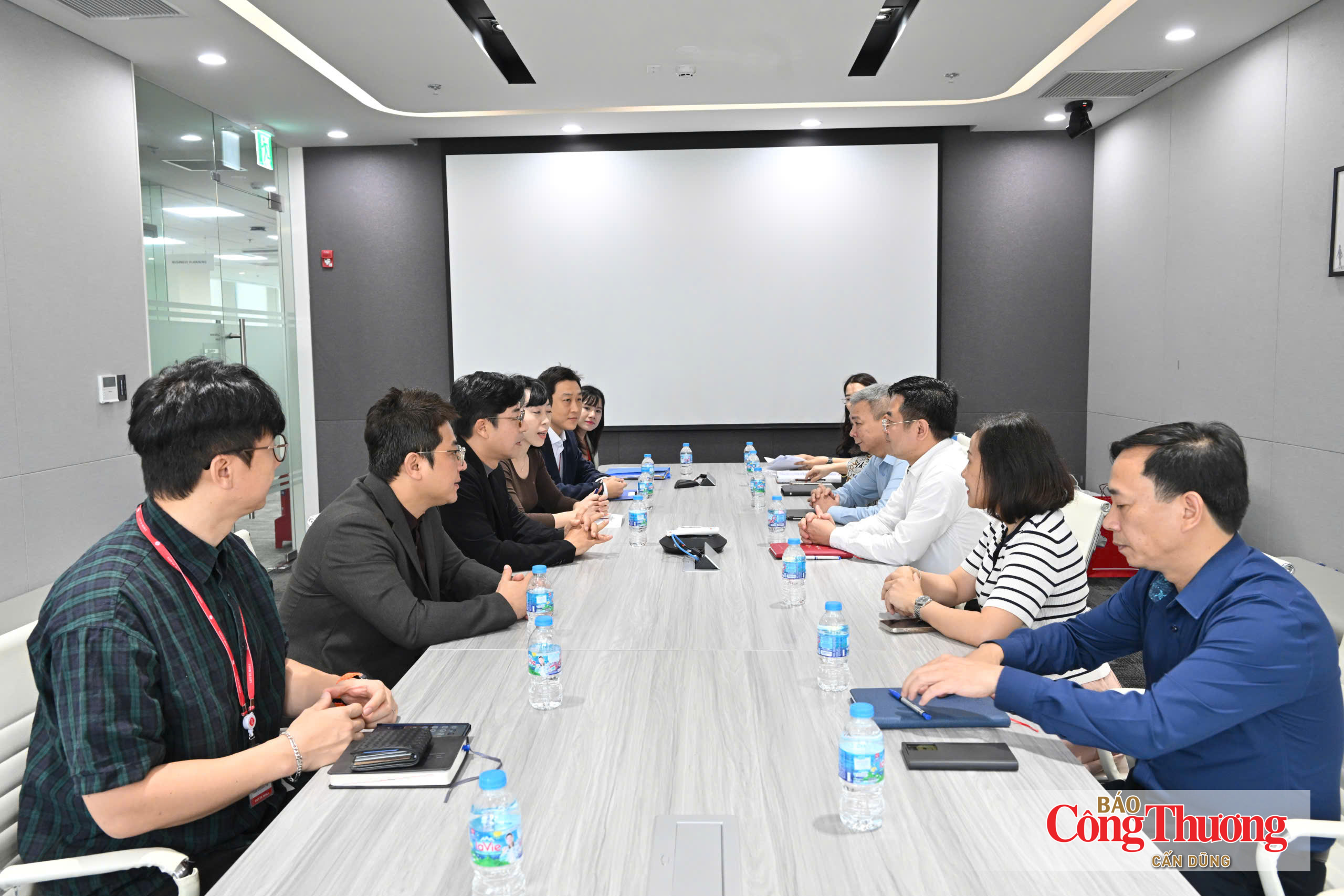 Assessment of the 2026 Industry, Trade and Services Awards Application at Lotte Properties Hanoi 
