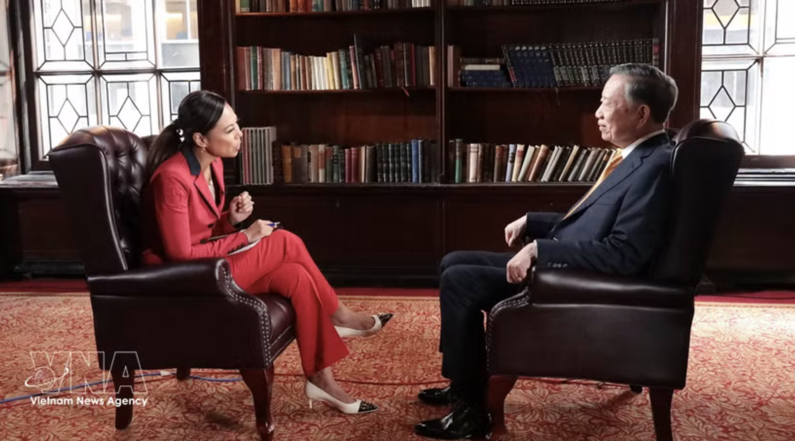Top leader outlines Viet Nam’s foreign policy priorities, growth ambitions in Bloomberg TV interview