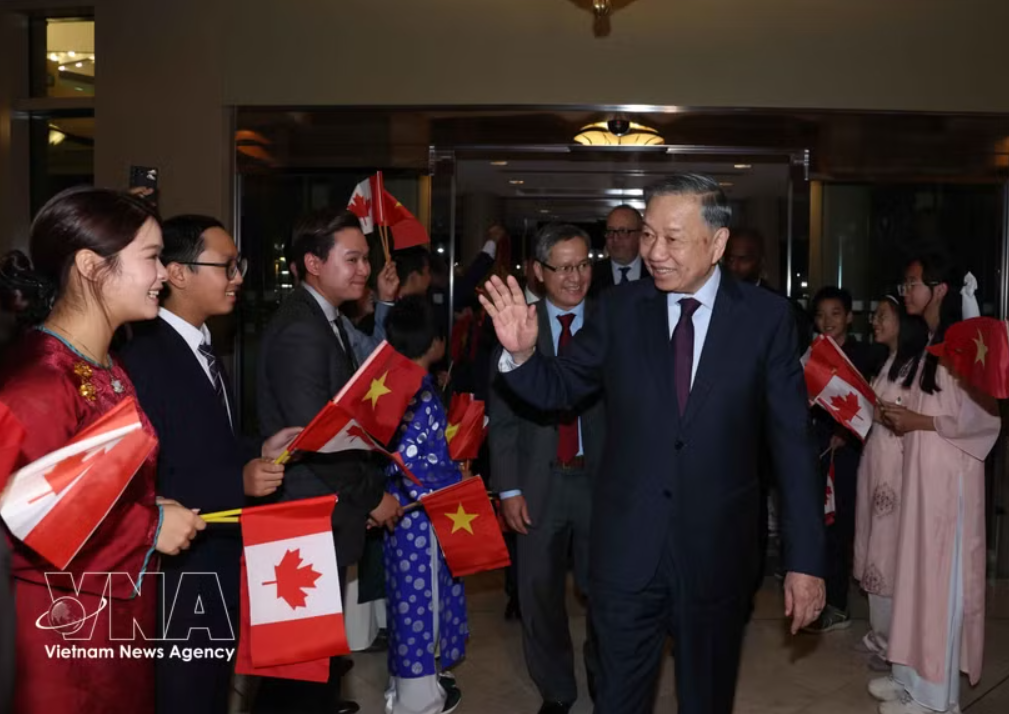 Top leader begins state visit to Canada
