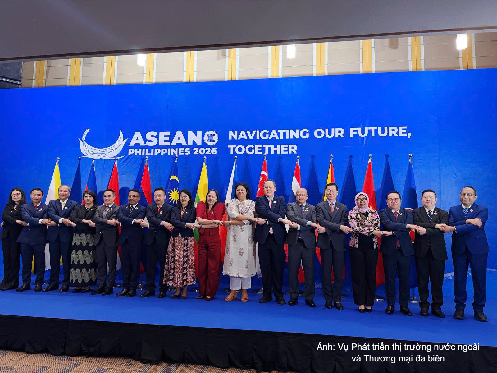 Deputy Minister Nguyen Viet Son joins ASEAN energy meetings with partners