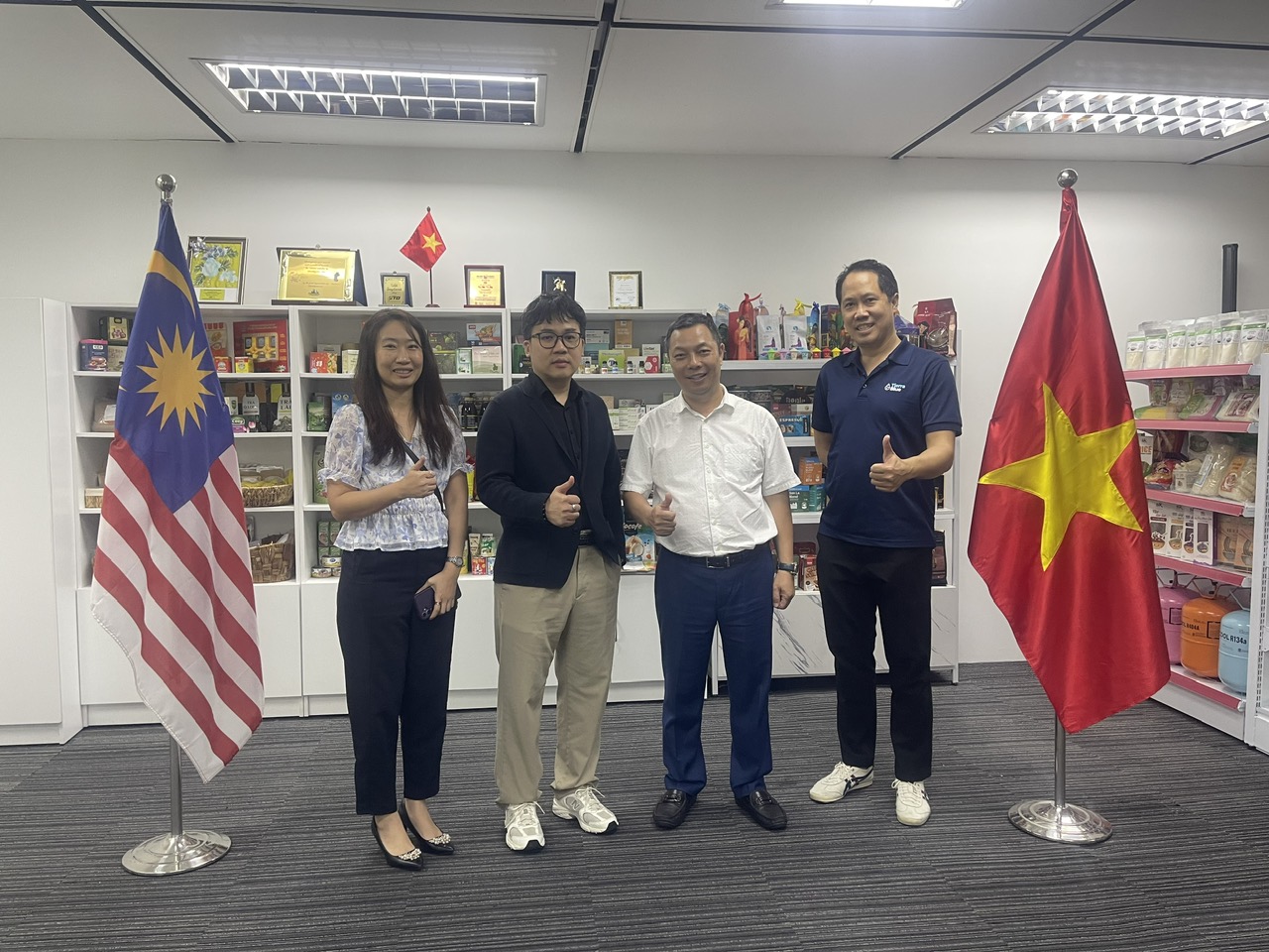 Viet Nam - Malaysia trade surges, poised to far exceed 2026 expectations