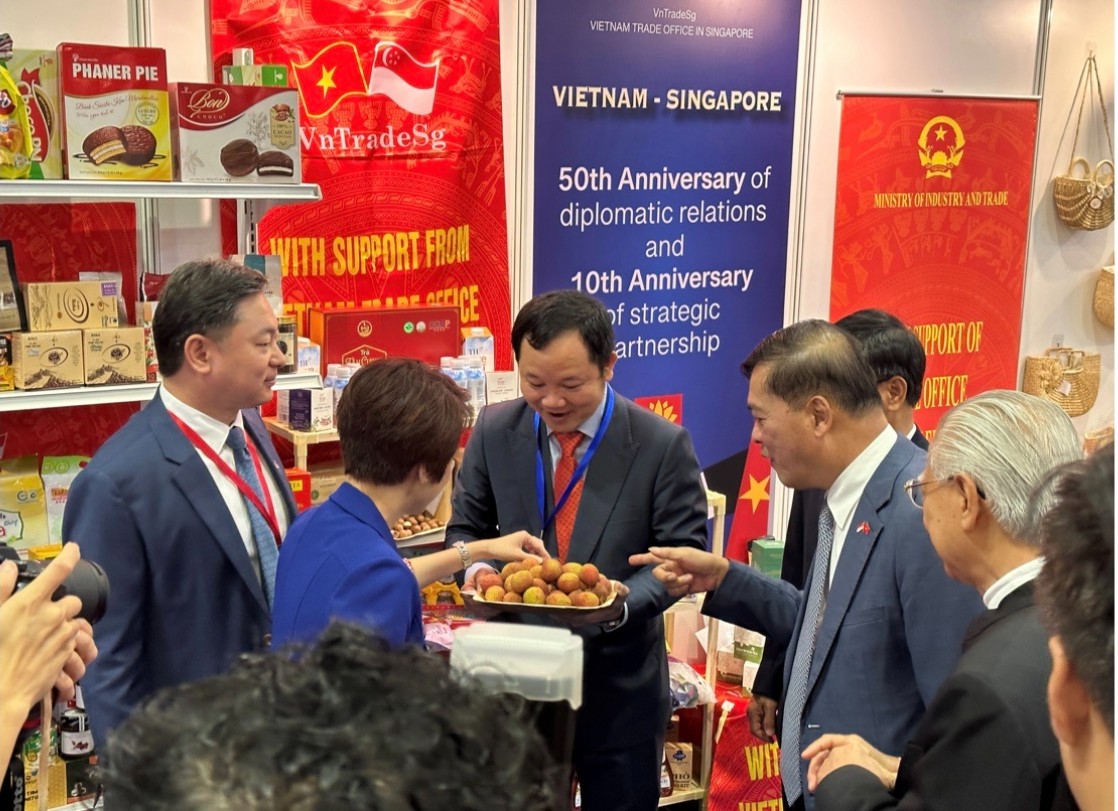 Viet Nam-Singapore trade hits record SGD 42.8 billion in first nine months