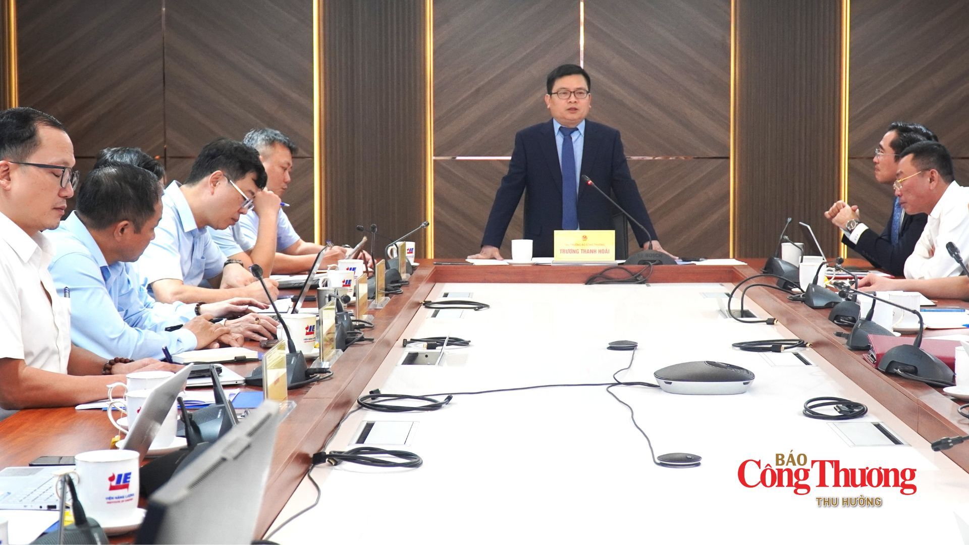 MoIT presents appointment decision to new Institute of Energy director